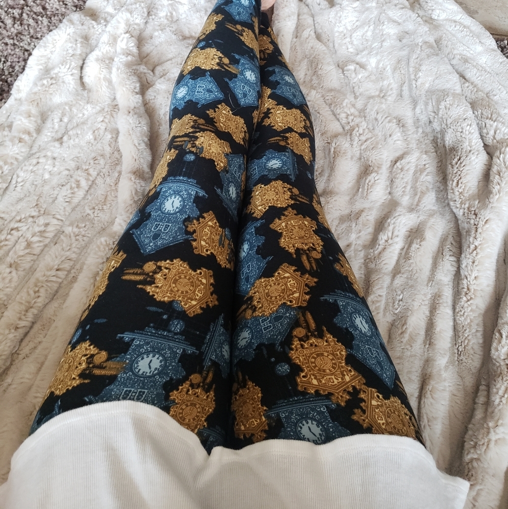 Lularoe Cuckoo-Clock leggings OS new